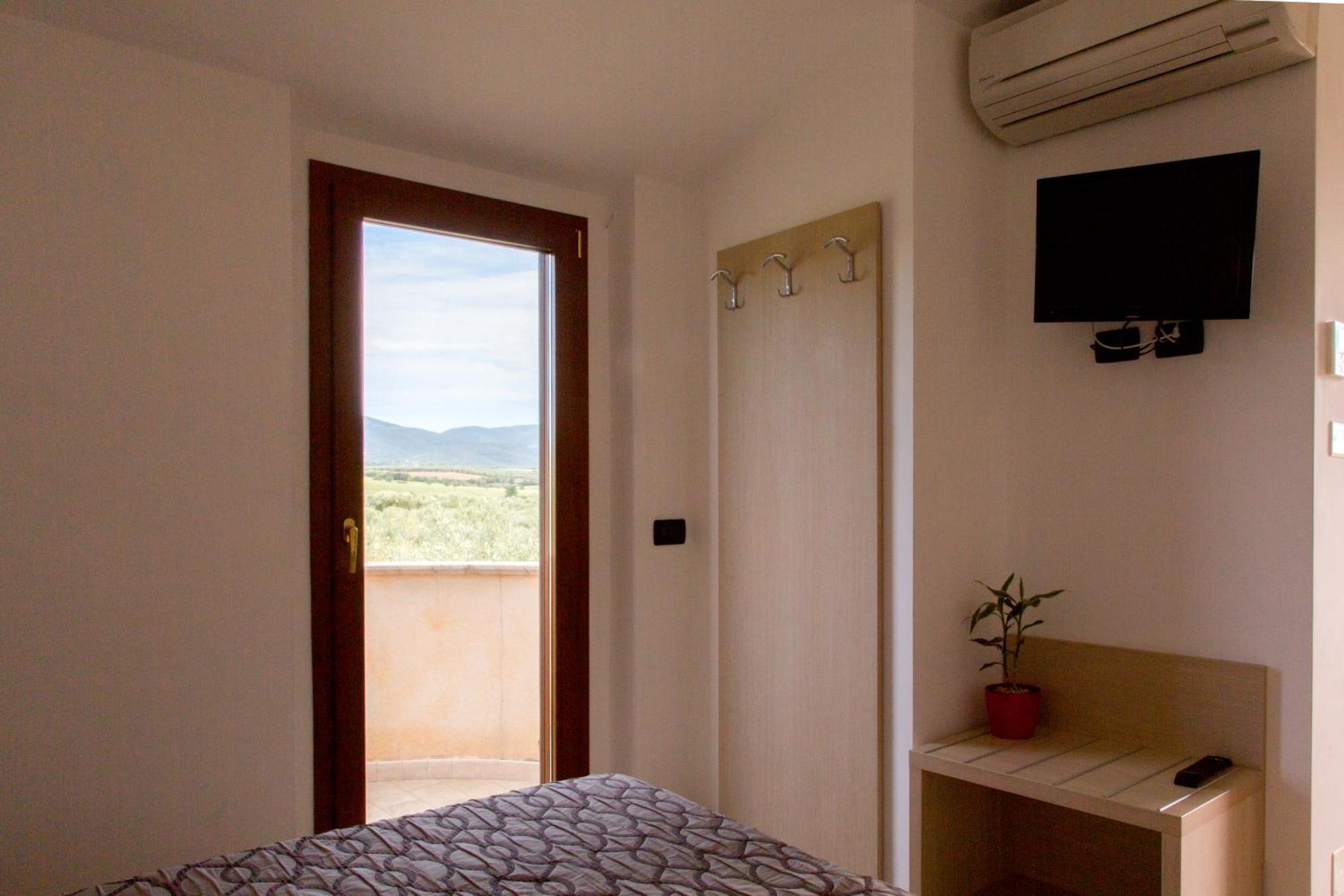 Albergo Il Giardino Foce Varano Exterior foto