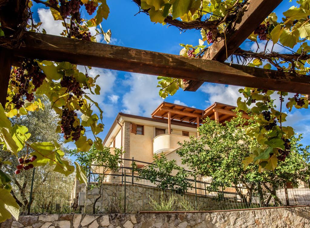Albergo Il Giardino Foce Varano Exterior foto
