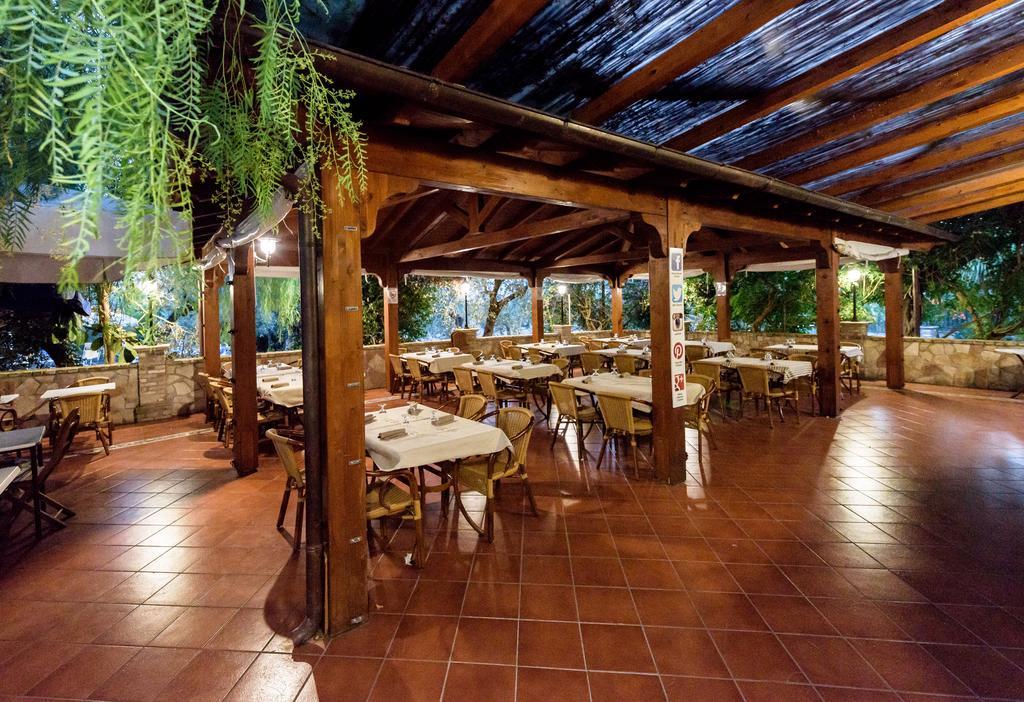 Albergo Il Giardino Foce Varano Exterior foto